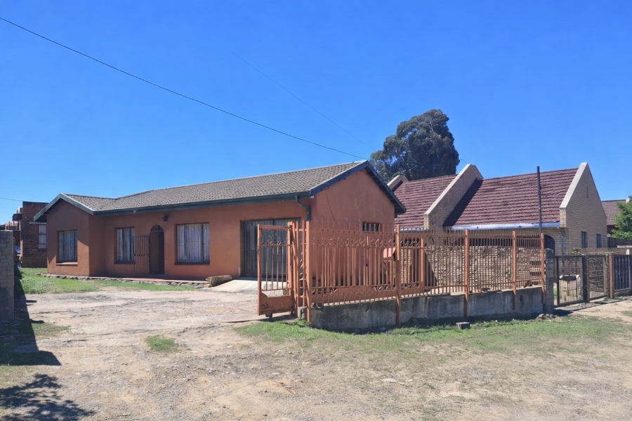 3 Bedroom Property for Sale in Phuthaditjhaba Free State